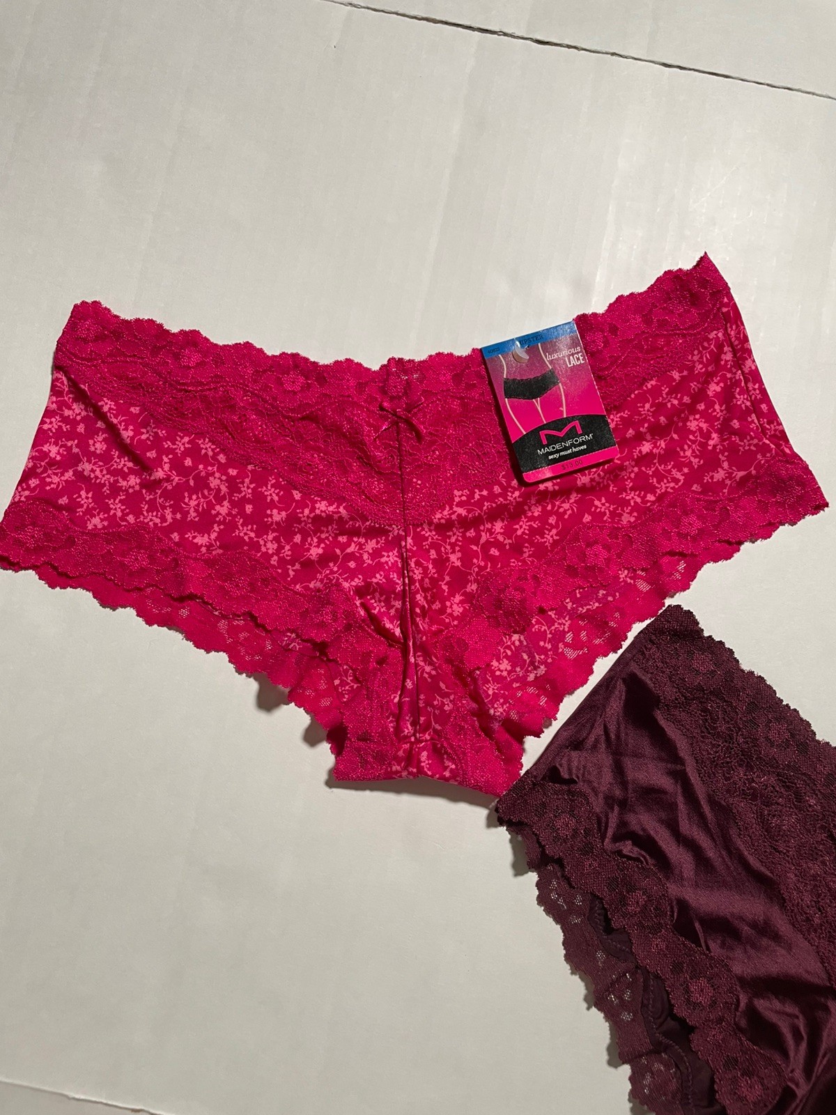 NWT Lot of 2 Women’s Maidenform Hipster Panties – Size XL / 8 – FREE SHIPPING
