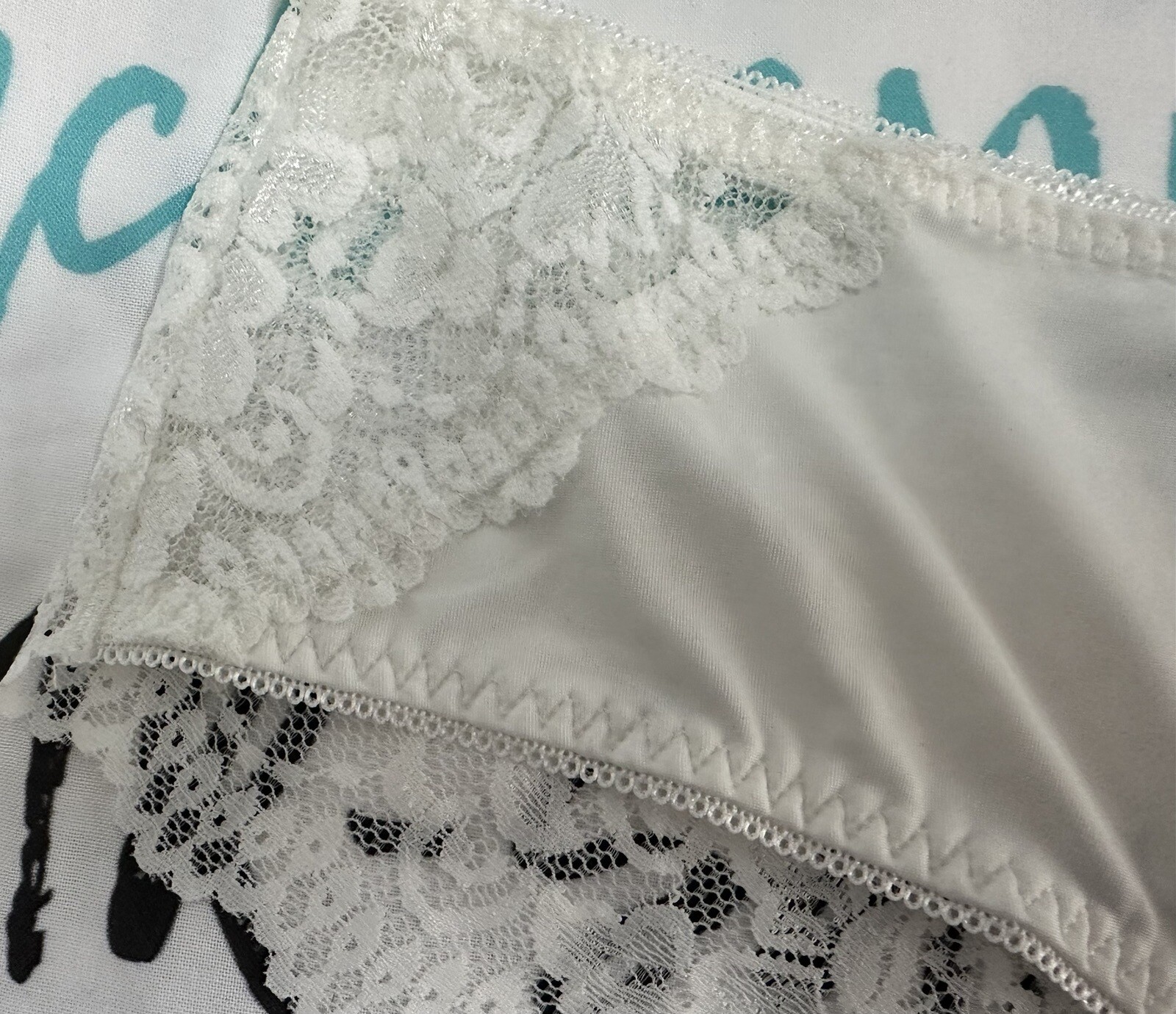 Torrid Outlander White Cheeky Lace Dragonfly detail Panties Size 1 14-16 NWT