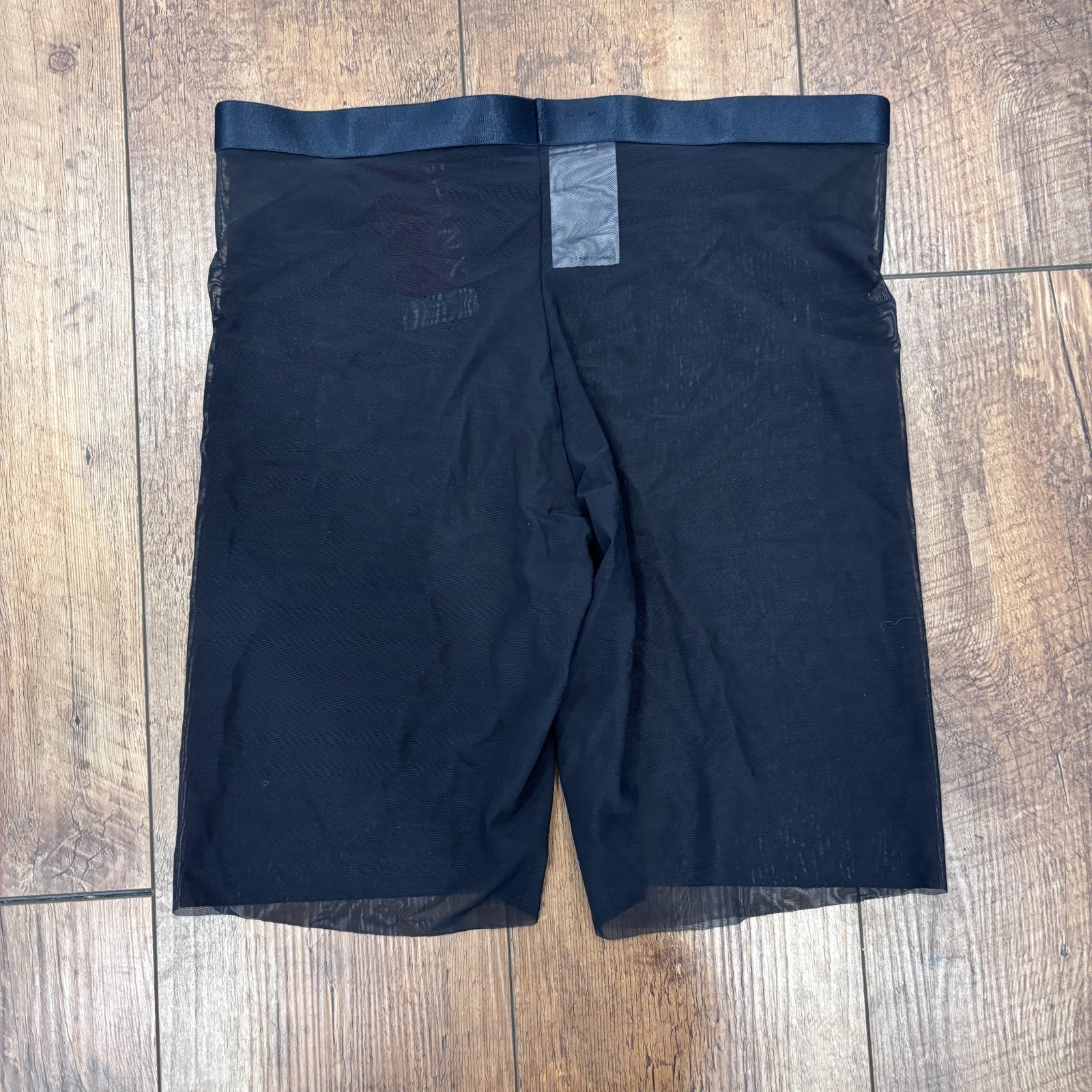 NWT Spanx Supersmooth SheerSense Mid-Thigh Short Very Black Women’s Medium M $58