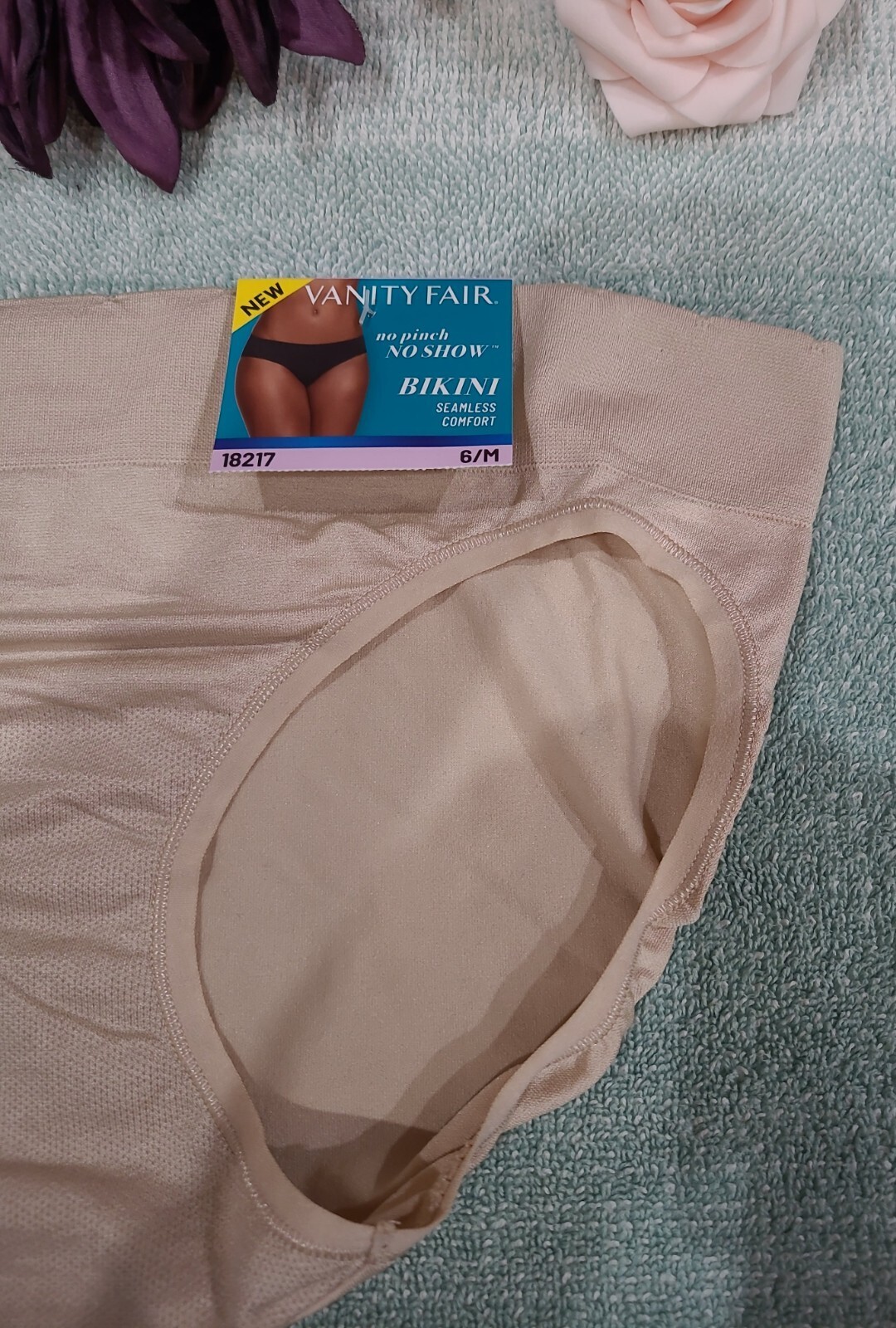 NWT Vanity Fair No Pinch No Show Bikini Panties 18217 Seamless Comfort Size 6/M