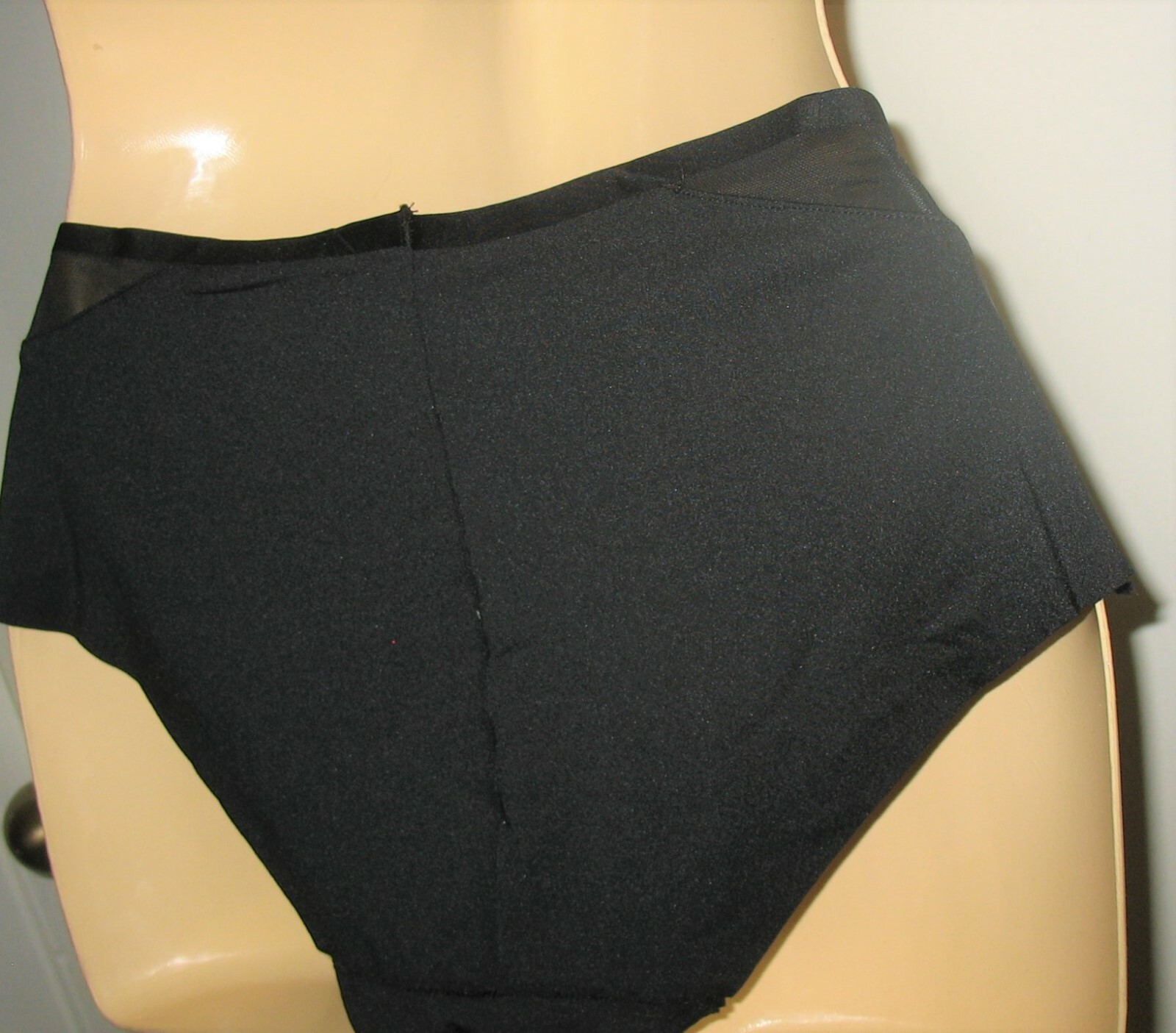 IZOD – NEW – XL – BLACK POLY STRETCH HIPSTER PANTY – MESH SIDE PANELS