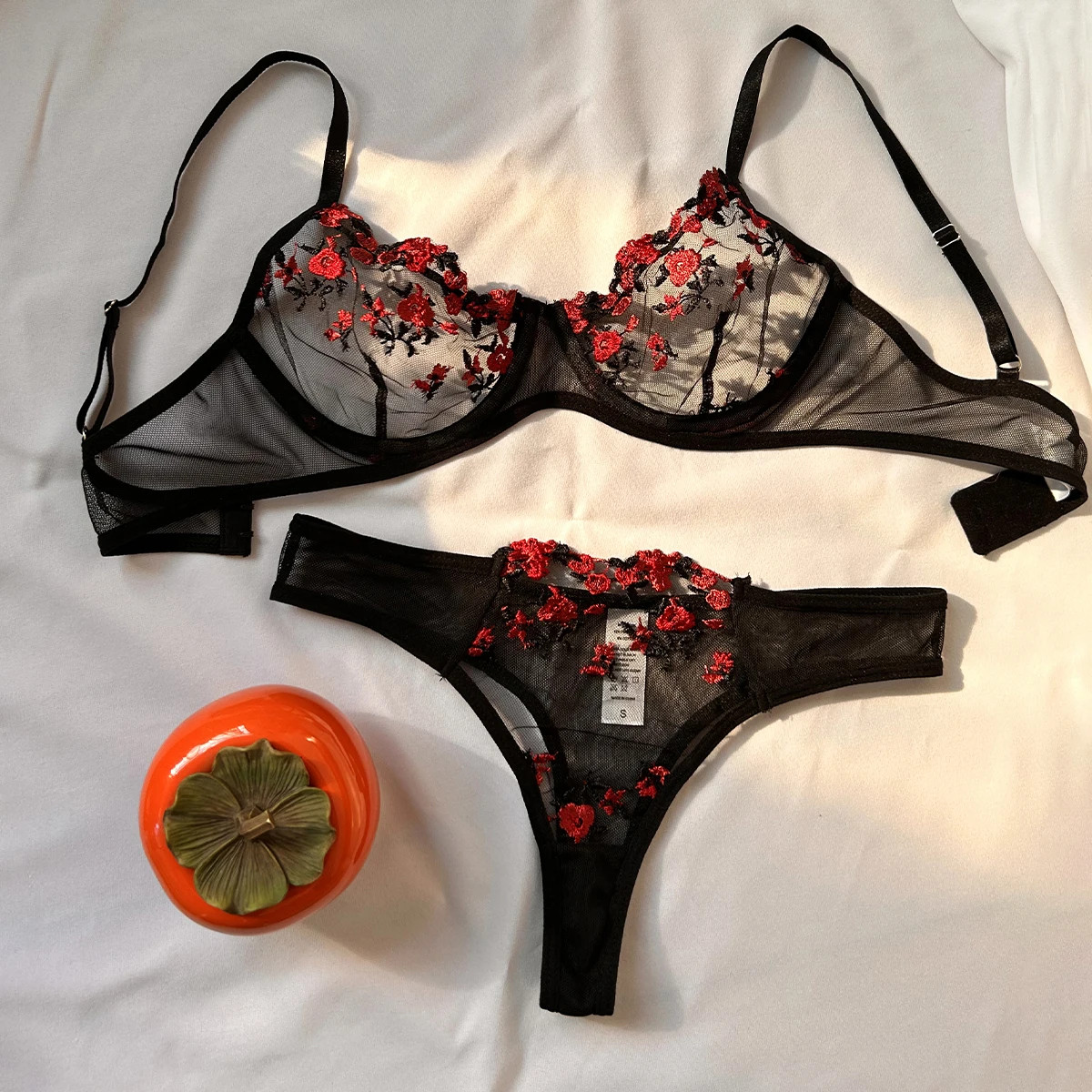 Women Sexy Lace Lingerie Fashion Wire Free Sexy Underwear Set For Women Embroide