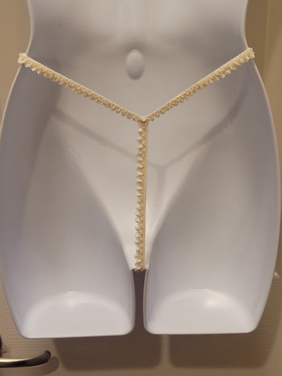 Vtg 34C Victorias Secret 80s 90s T String G String Thong Panties Lace S IVORY