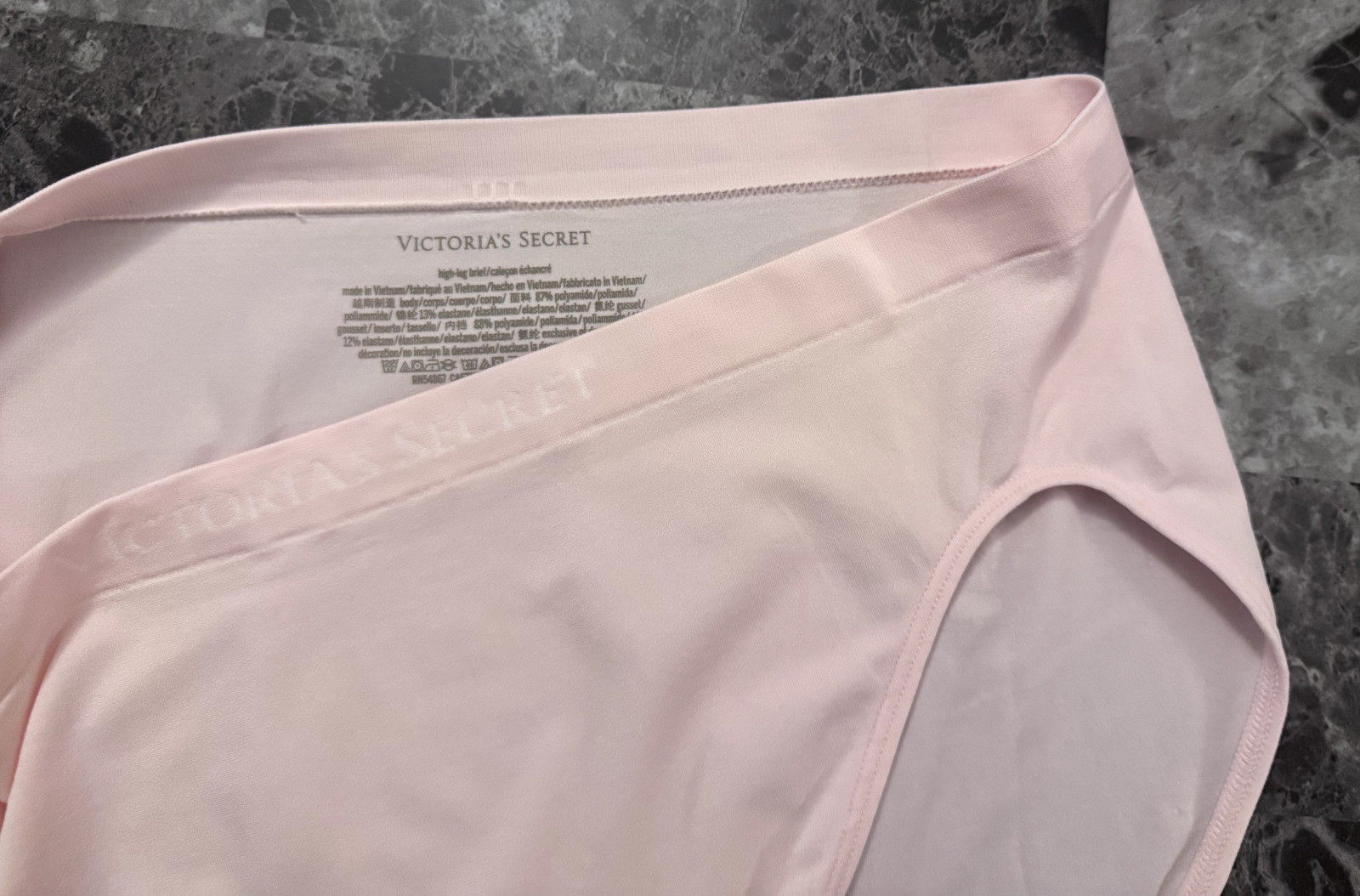 NWOT VICTORIA’S SECRET LIGHT PINK SEAMLESS STRECH HIGH LEG BRIEF PANTIES
