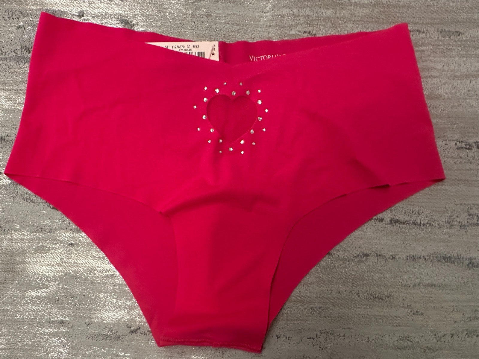 NWT Victoria’s Secret No-Show Heart Cut-Out Cheeky Panty POP Pink Size Small