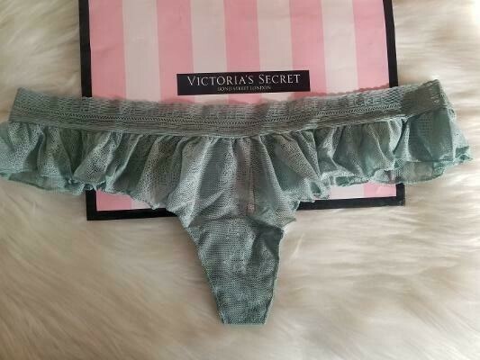 VICTORIA’S SECRET LARGE LACE FLUTTER THONG PANTY SAGE DUST GREEN LOGO WAIST NWT