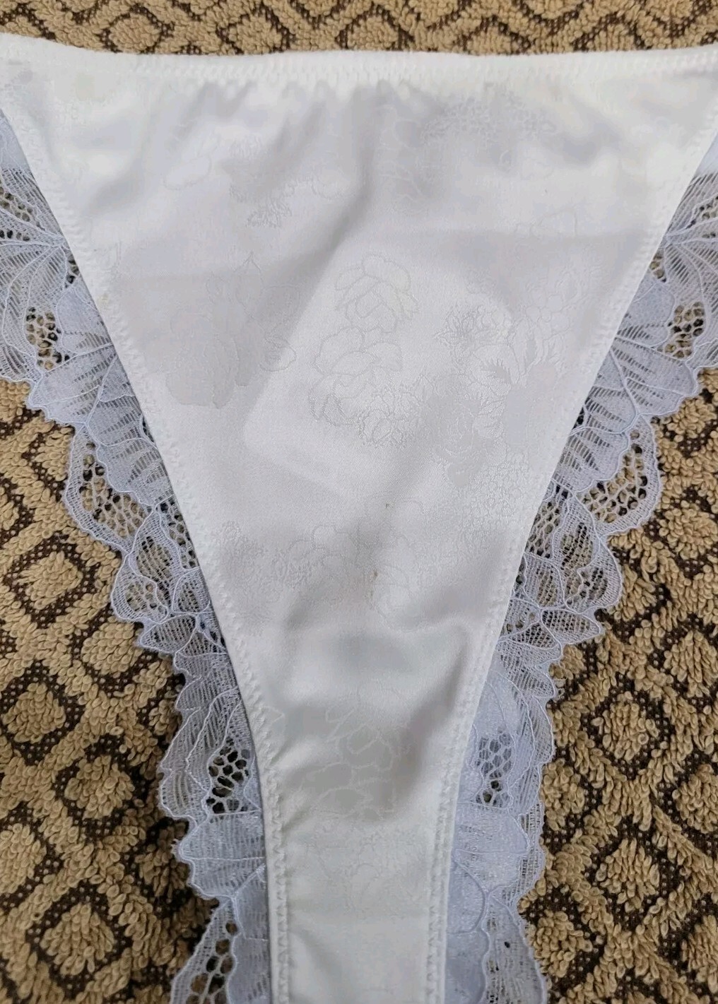 FREE PEOPLE Intimates BUTTERY FEEL LuXury Lace Thong Underwear XS $24.00 nwt