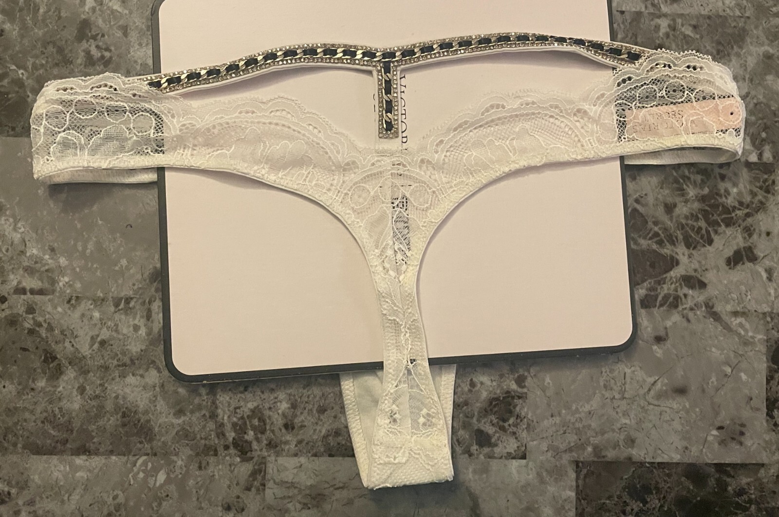 VICTORIA’S SECRET IVORY LACE CHAIN RHINESTONE SHINE STRAP T BACK THONG PANTIES