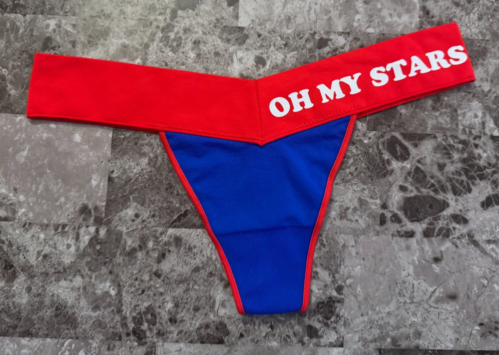 NWT VICTORIA’S SECRET PINK M OH MY STARS PATRIOTIC SEAMLESS RARE THONG PANTIES