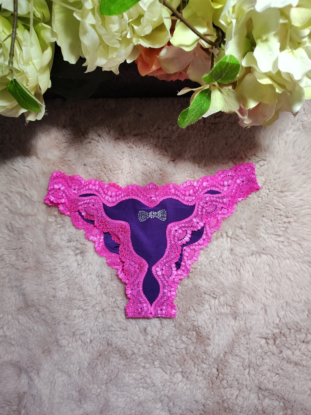 Rare Victoria’s Secret Sexy Little Thing Rushed Back Itsy Cheekini MD, Shine Bow