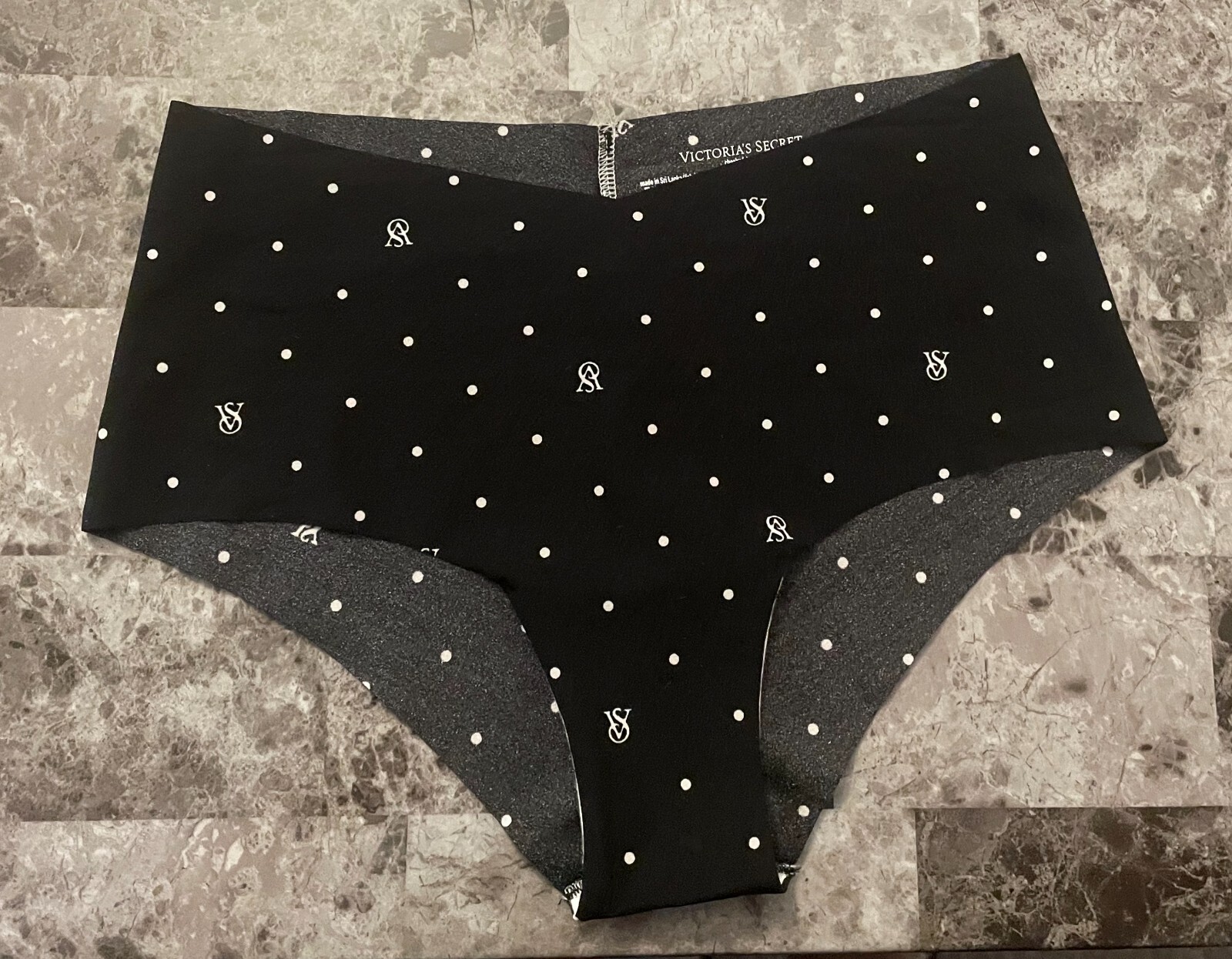 NWOT VICTORIA’S SECRET BLACK WHITE POLKA DOT MONOGRAM NO SHOW CHEEKY PANTIES