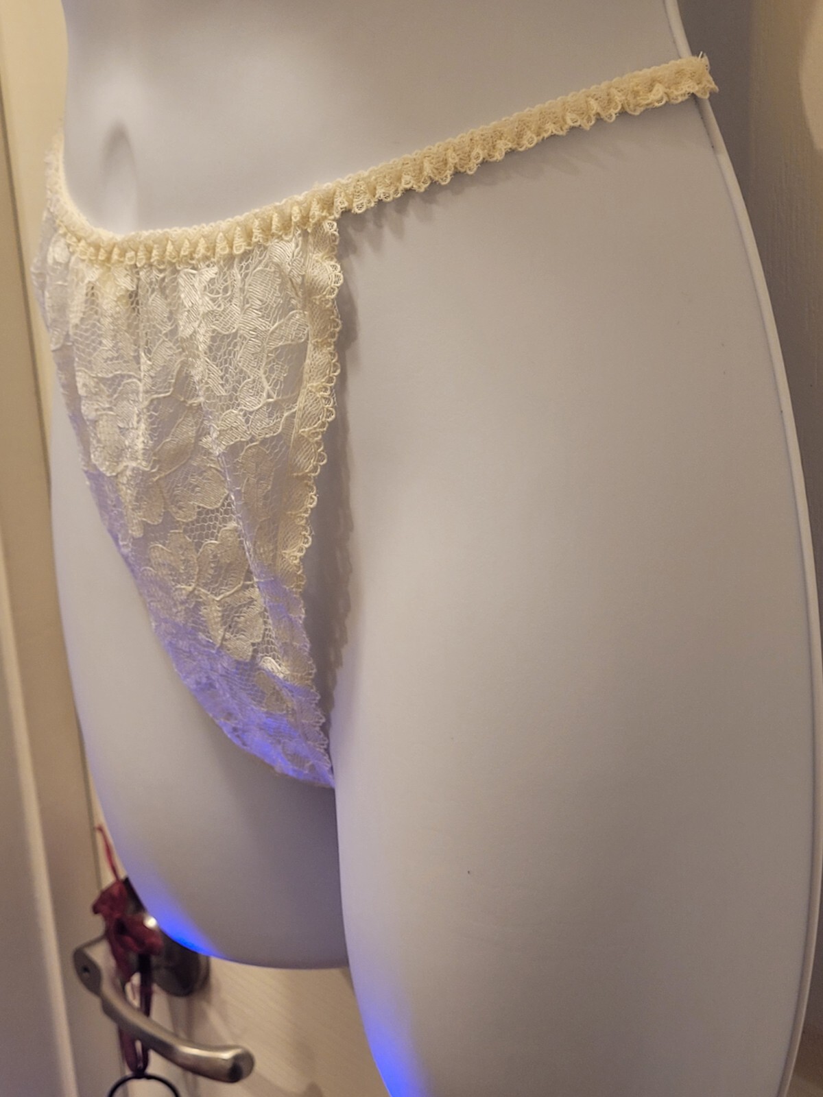 Vtg 34C Victorias Secret 80s 90s T String G String Thong Panties Lace S IVORY
