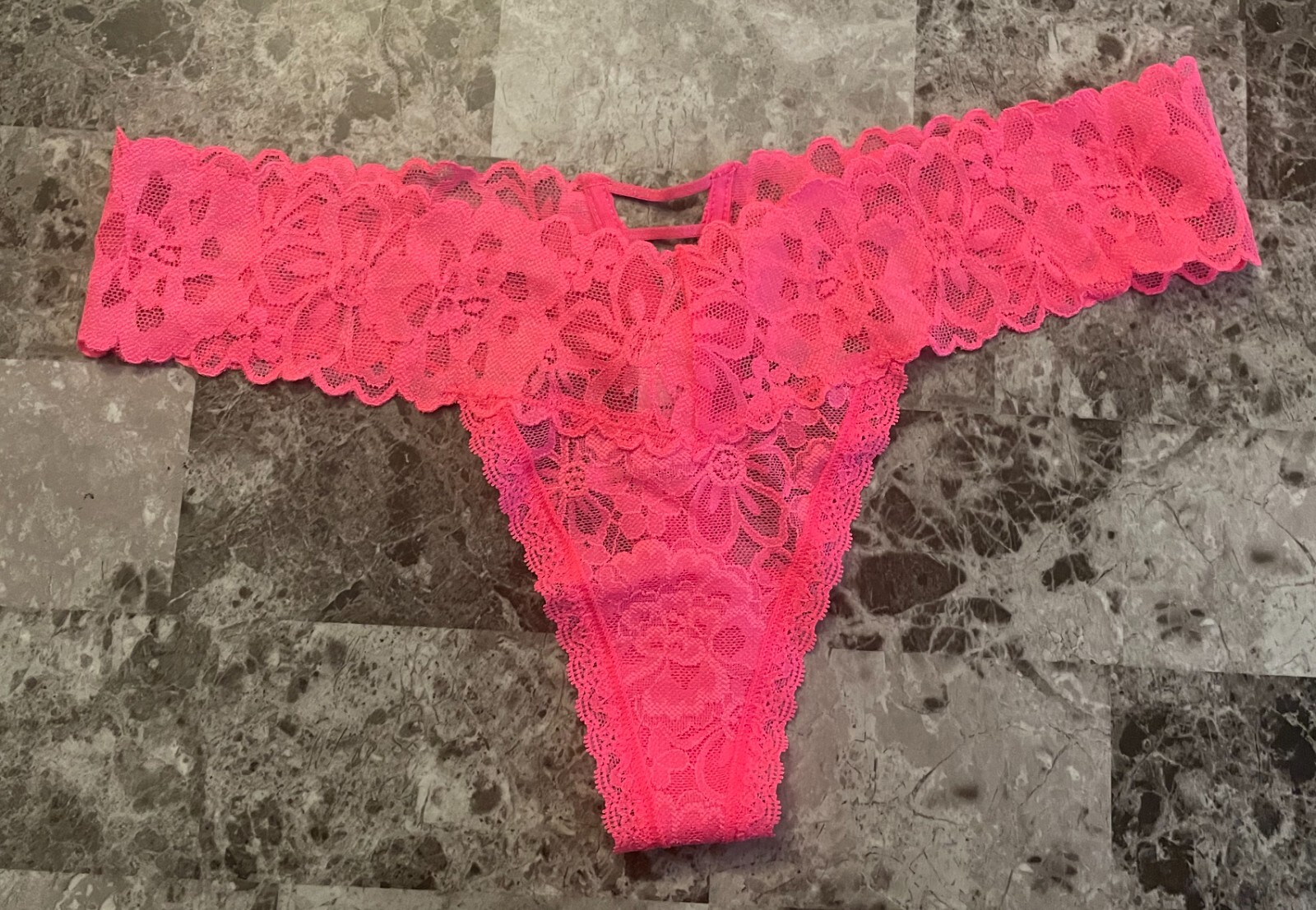 NWT VICTORIA’S SECRET M NEON PINK FLORAL LACE GOLD STRAPPY RARE THONG PANTIES