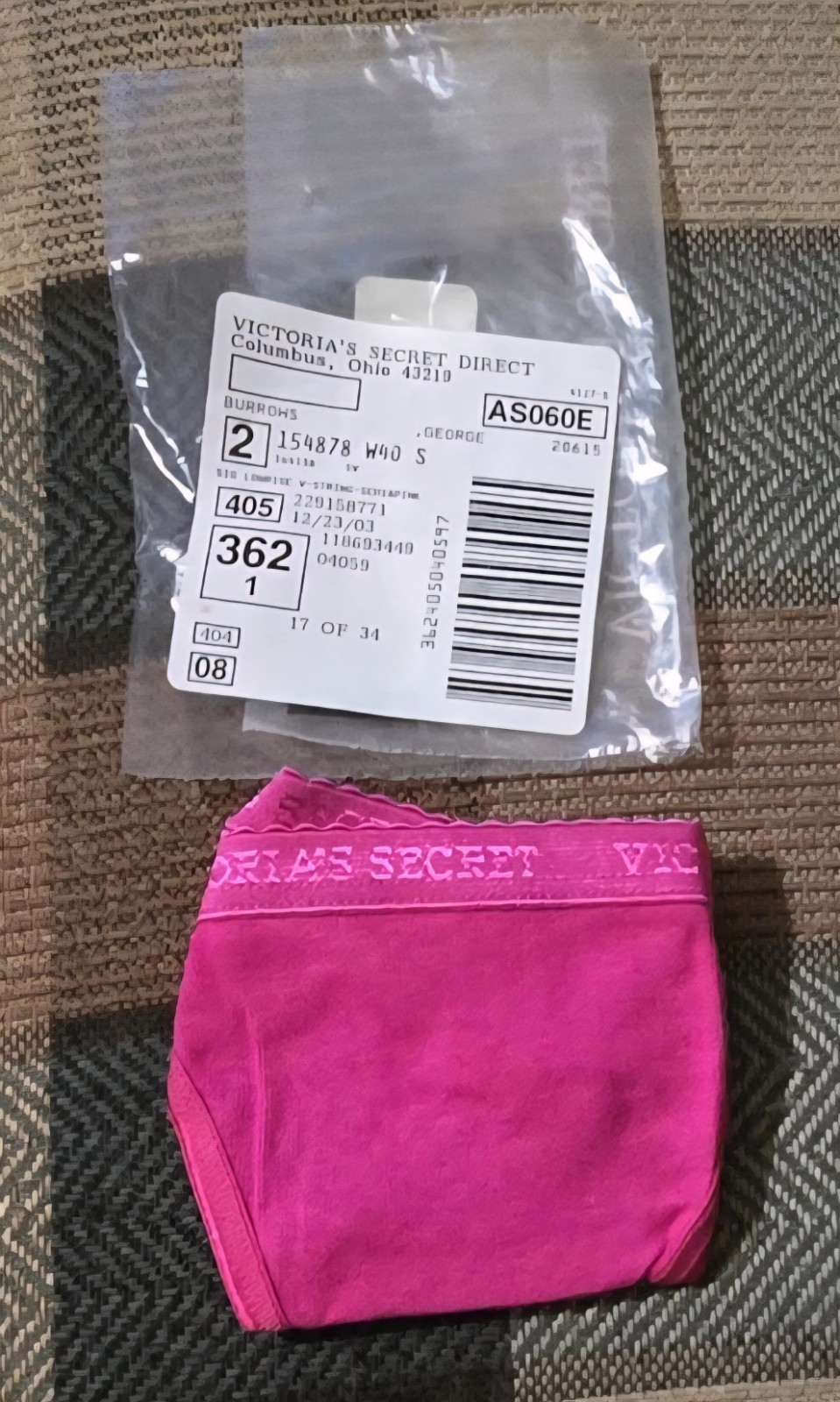 VINTAGE 2003 NOS Victoria’s Secret Signature Low Rise V String Pink Panty Sz S