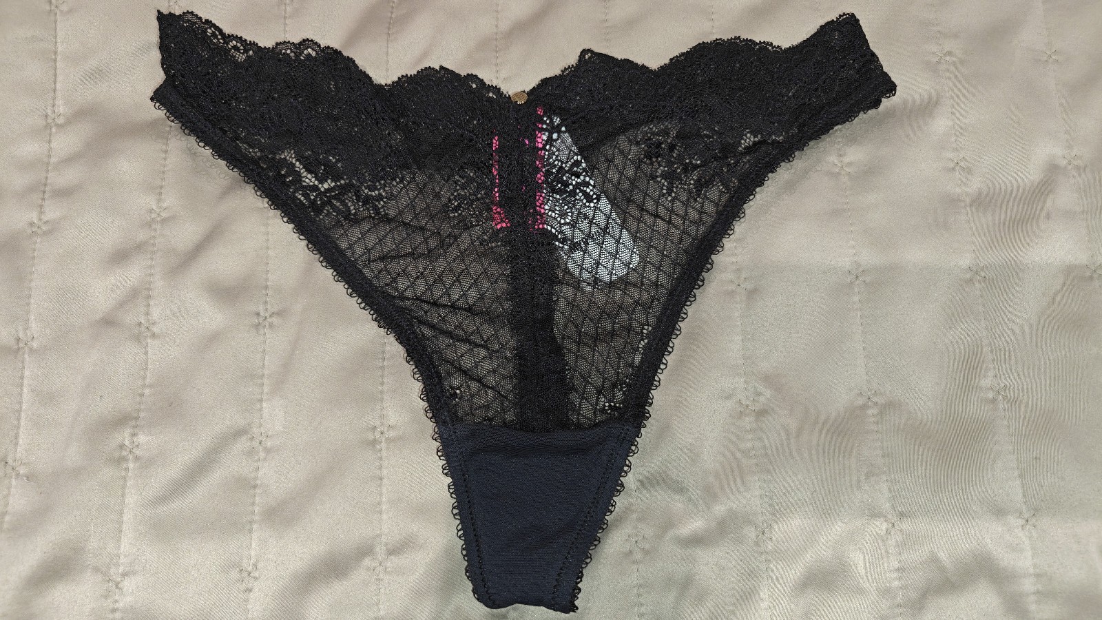 BNWT – LA SENZA Black Lace Thong – Size M