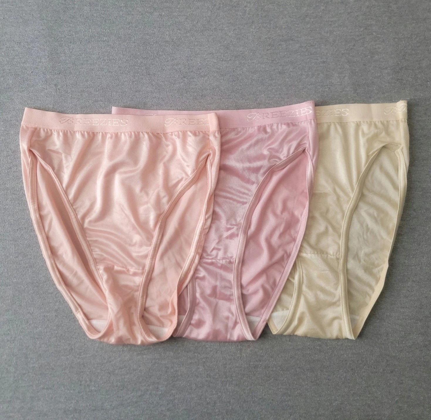 Breezies Signature Second Skin Satin Stretch Hi-Cut Brief Panties VTG NEW 6