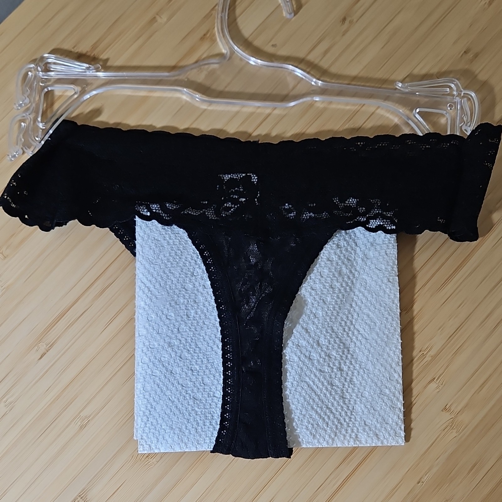 Felina Floral Lace Thong Panties Black M/L Sheer Stretch Semi-Transparent 2122