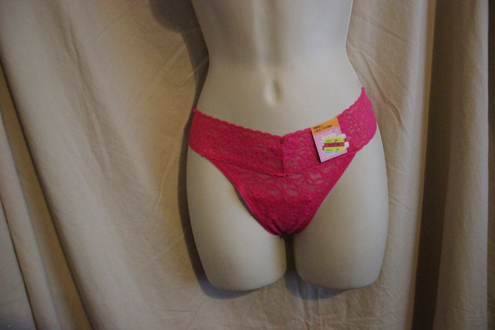 Jenni Jennifer Moore Small S Lace Thong Fuschia Pink $8.00 971301 EA01-001 panty