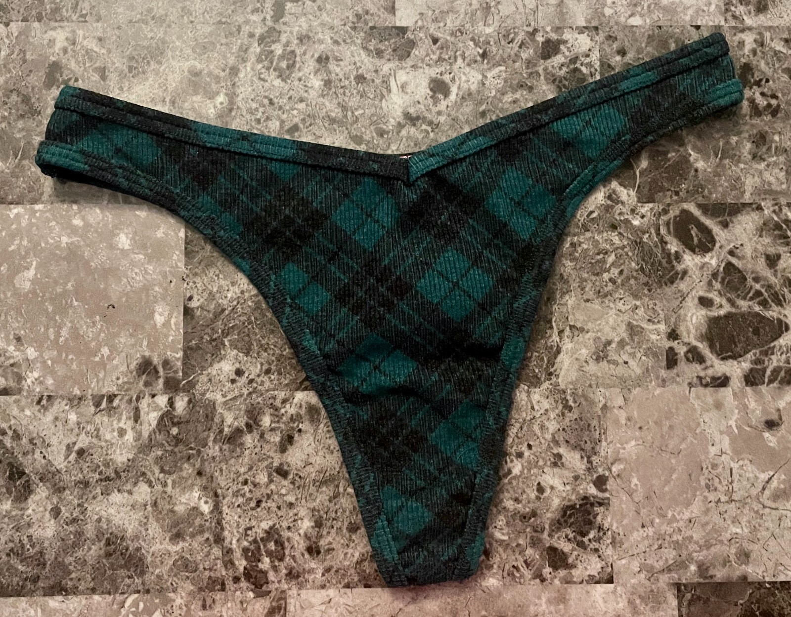 NWT VICTORIA’S SECRET PINK GREEN BLACK PLAID RIBBED KNIT THONG PANTIES