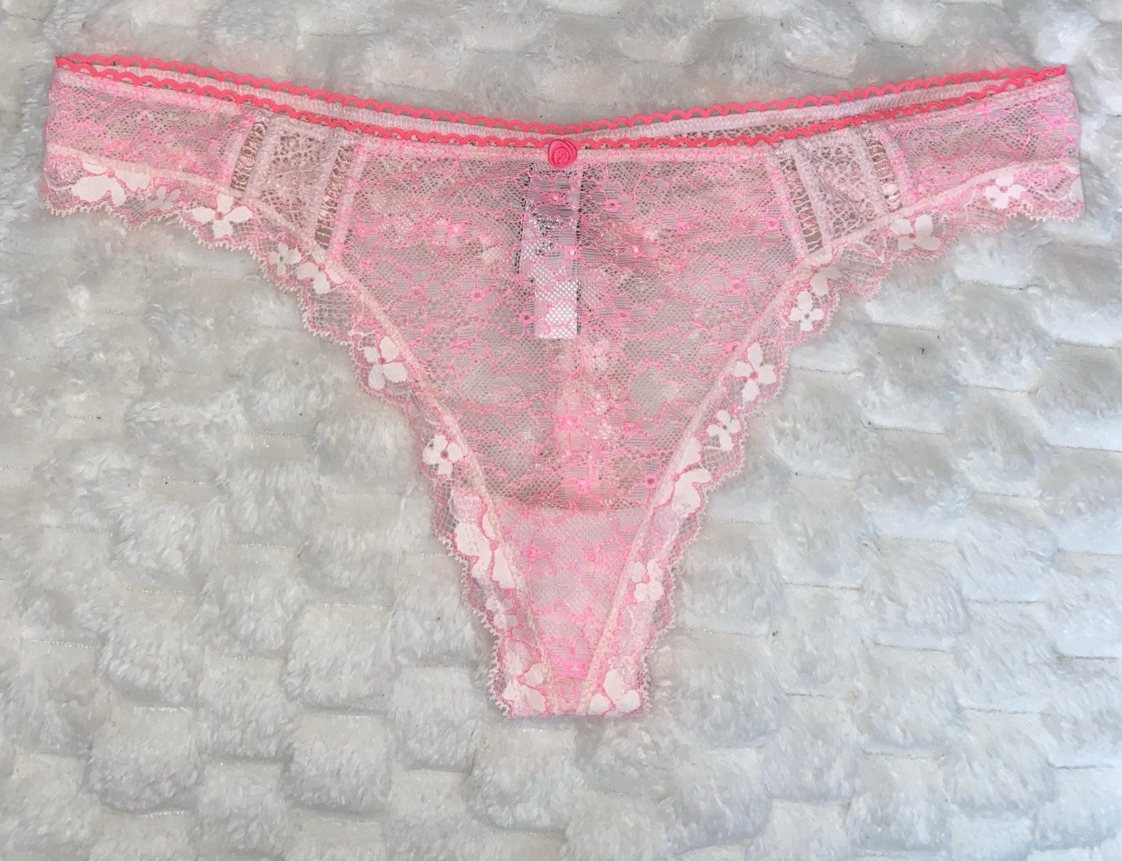 Victoria’s Secret Dream Angels Thong Panties L Pink Floral Lace Sheer Bow