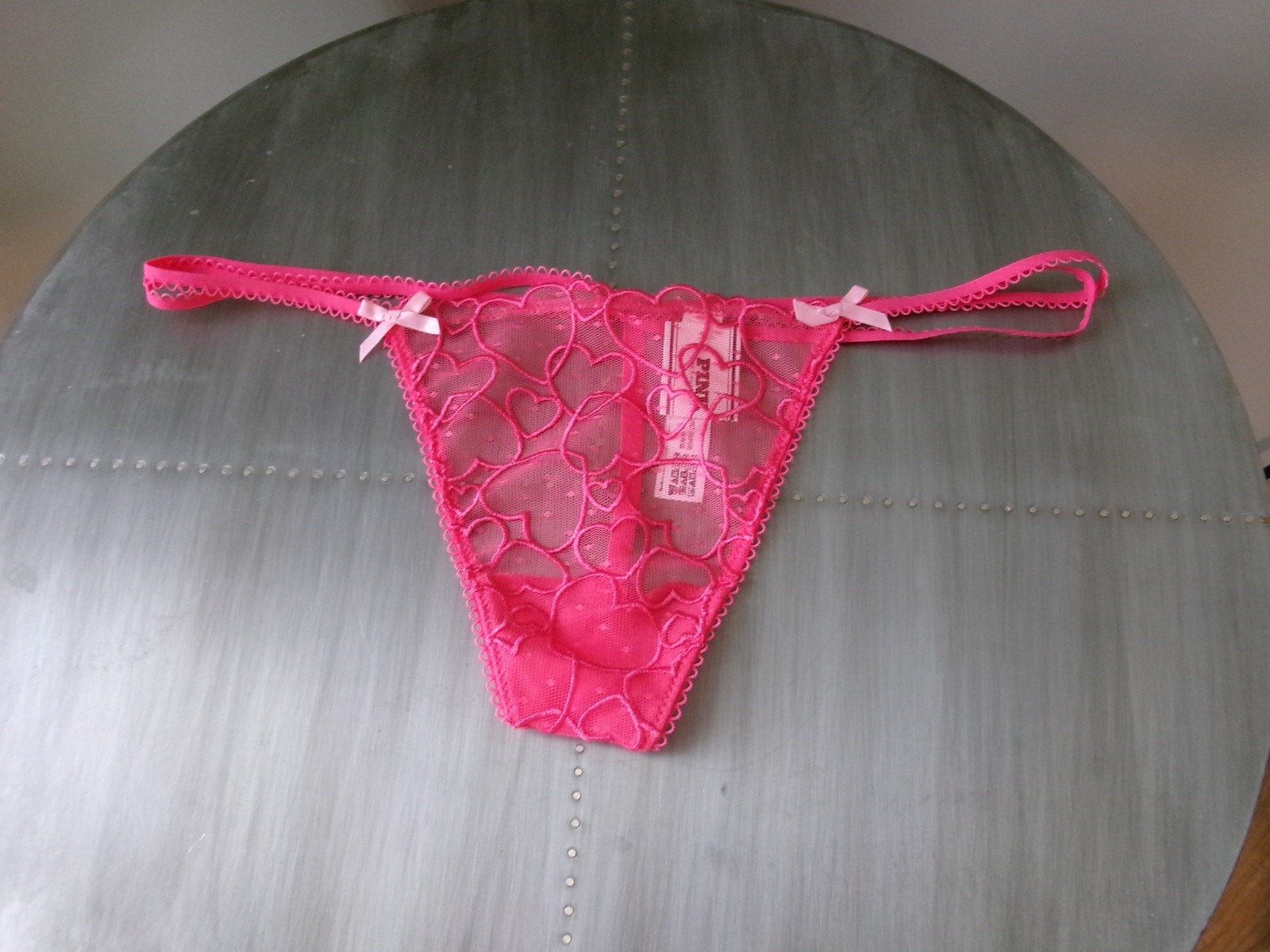 Victoria’s Secret V String PINK WINK Double Strap HEART Medium Pink NWT