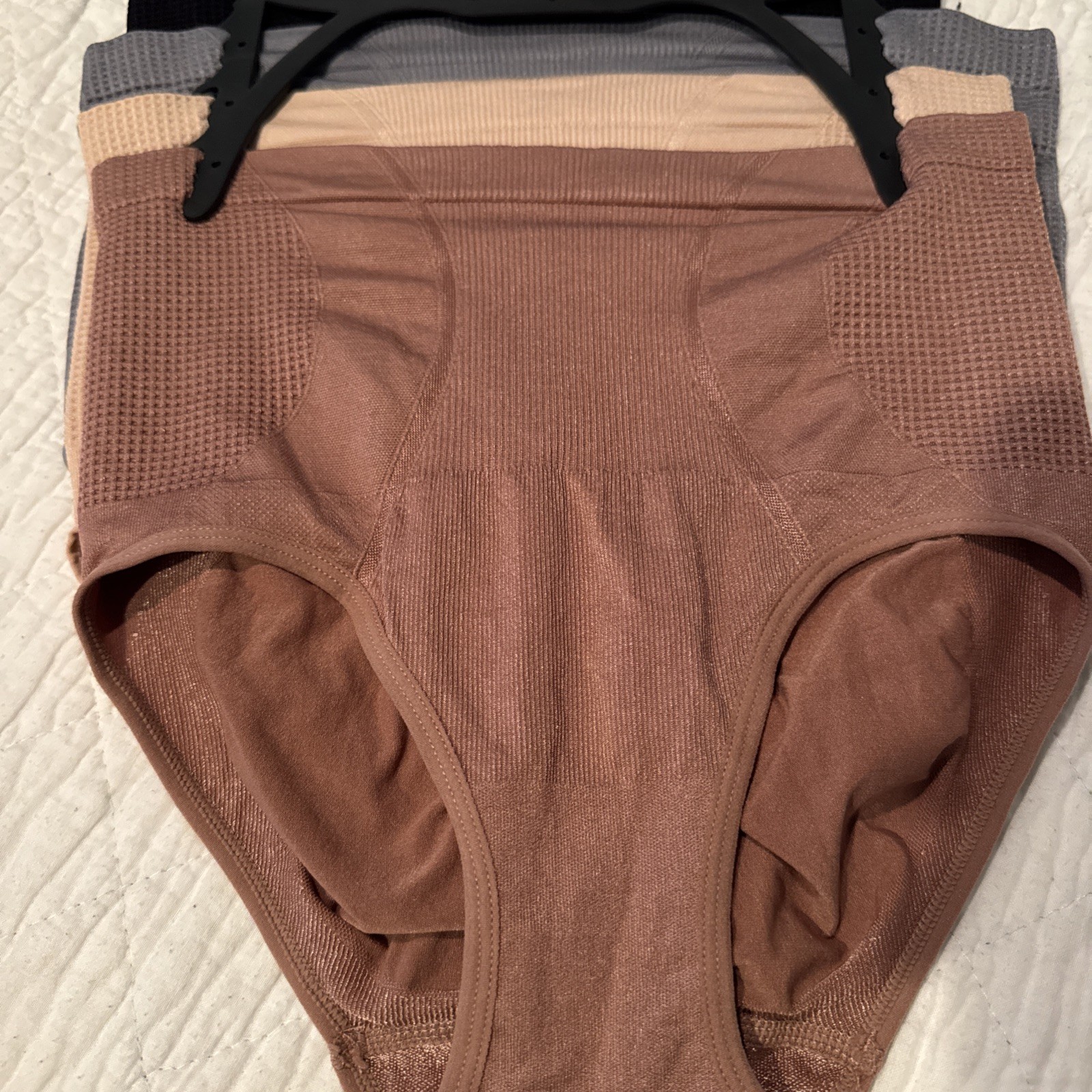 Skinny Girl Shaping Seamless Briefs Panties Size Large Seamless 4 Pair