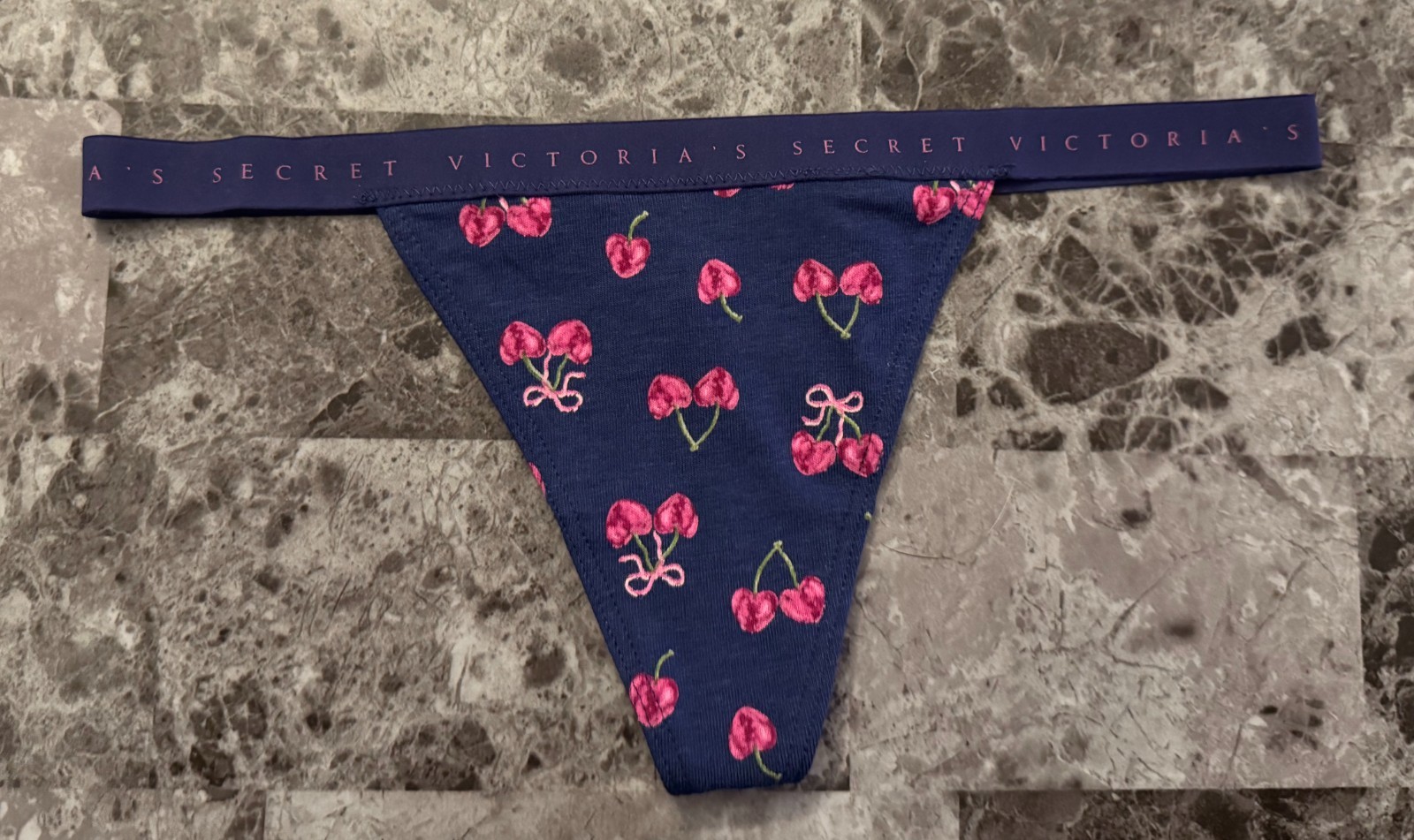 NWT VICTORIA’S SECRET BLUE CHERRY HEART PRINT LIGHTWEIGHT BAND V STRING PANTIES