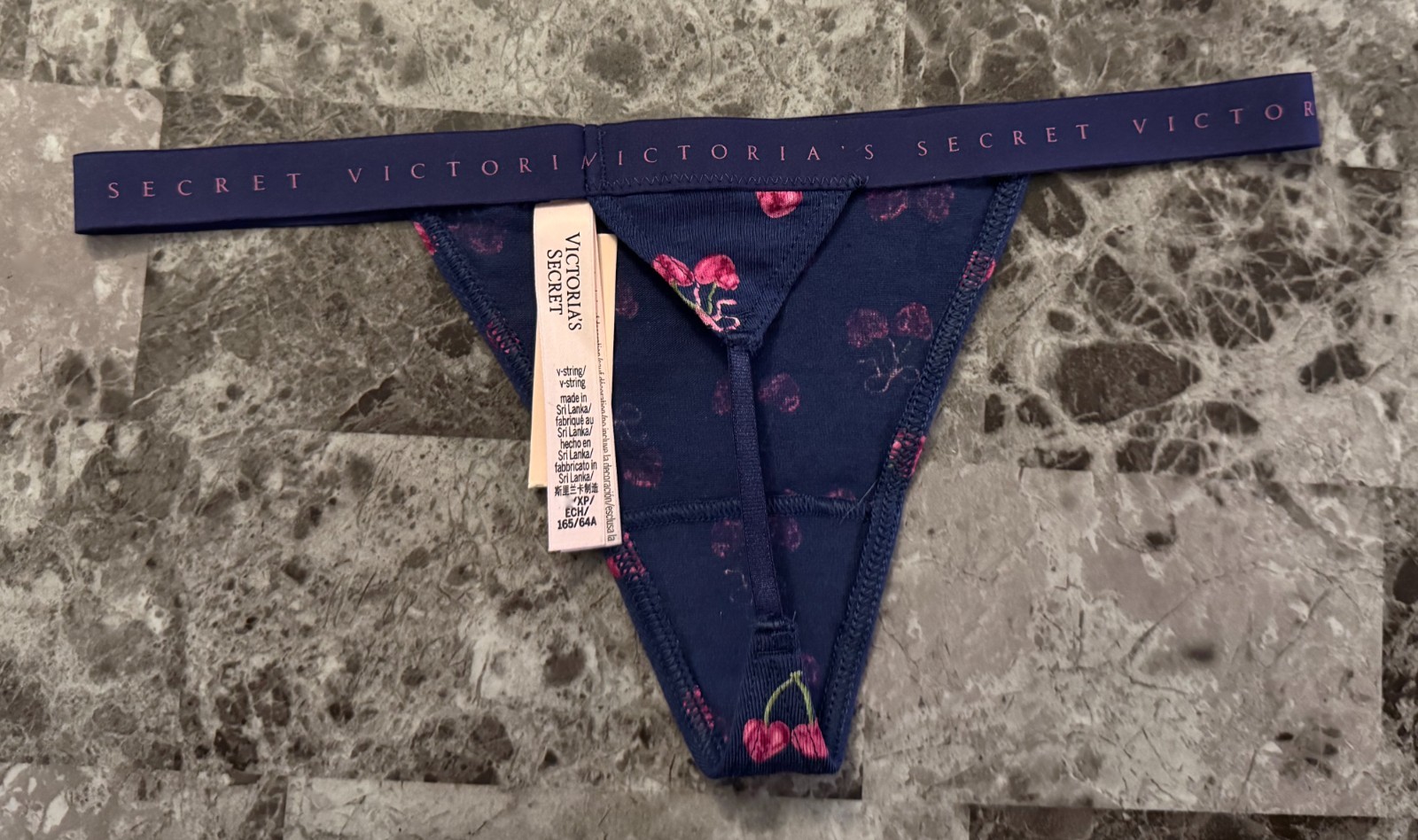 NWT VICTORIA’S SECRET BLUE CHERRY HEART PRINT LIGHTWEIGHT BAND V STRING PANTIES