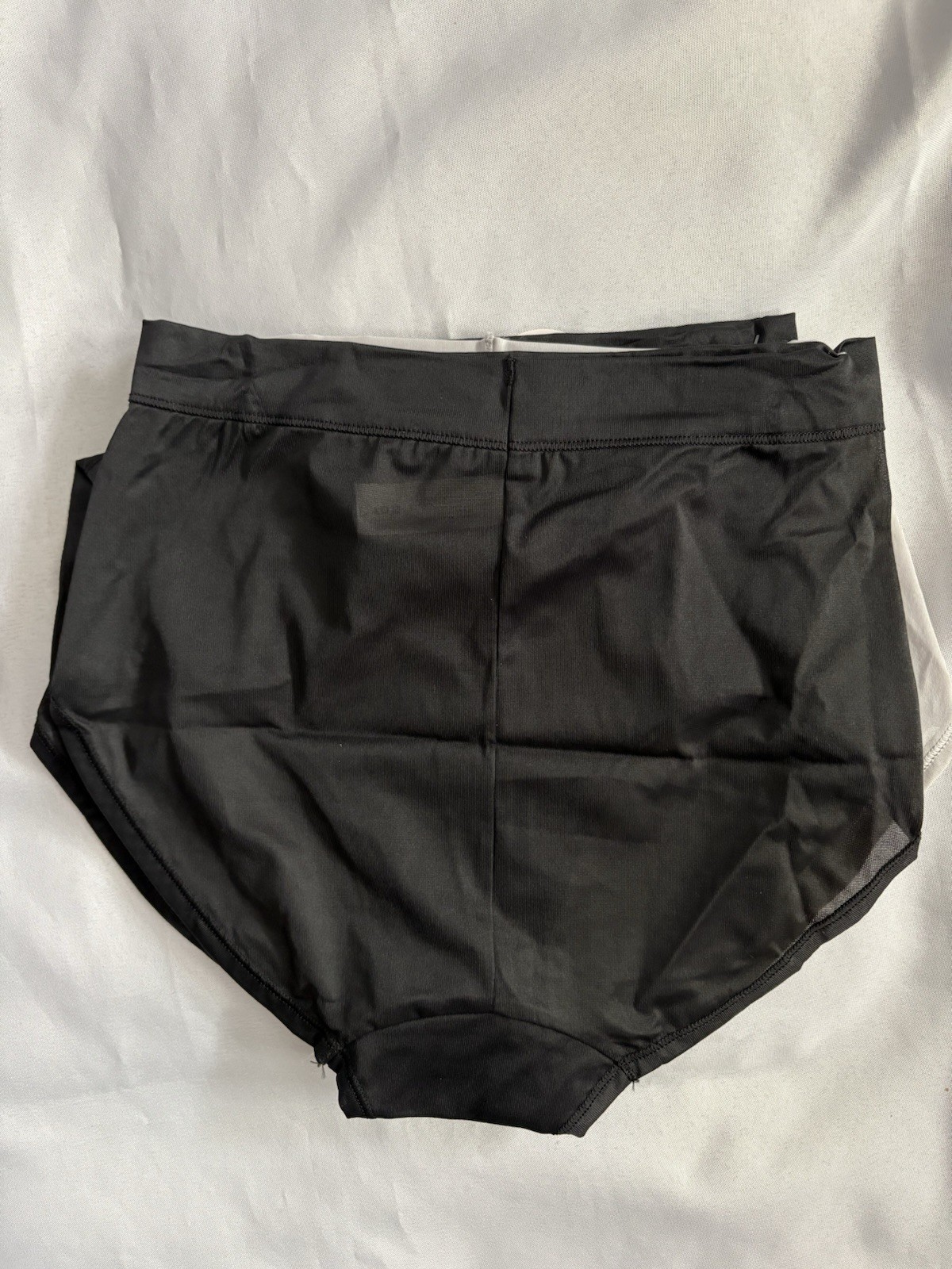 NEW Bali One Smooth U Ultra Light Hi-Cut Panty Nylon 3 Pair DFMEH3 Size Medium