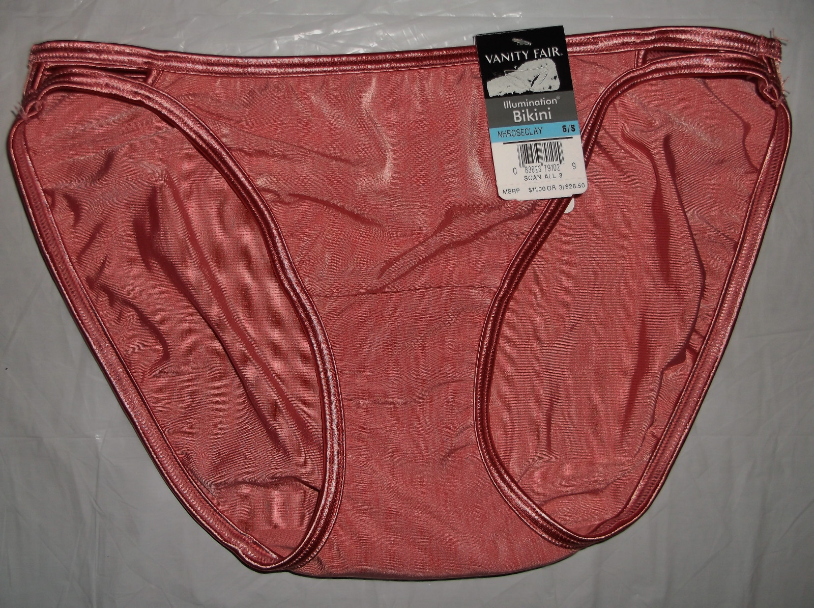 NWT Vanity Fair Illumination 18108 String Bikini panty panties COLORS 5 6 7 8 9