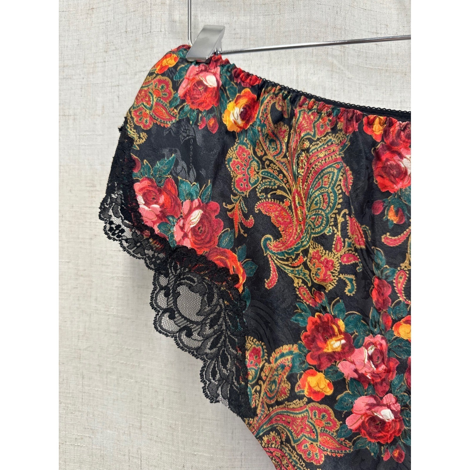 90s Delicates Floral Paisley Black Red Satin Lace Trim High Cut Bottoms Sz Small