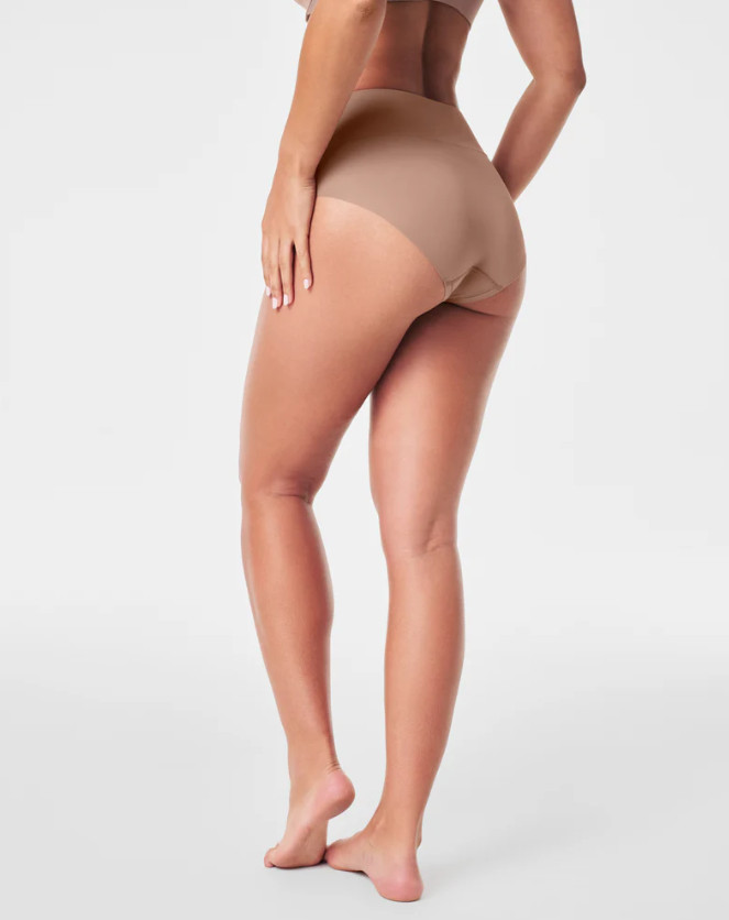 SPANX supersmooth Contouring Hi-Leg Brief