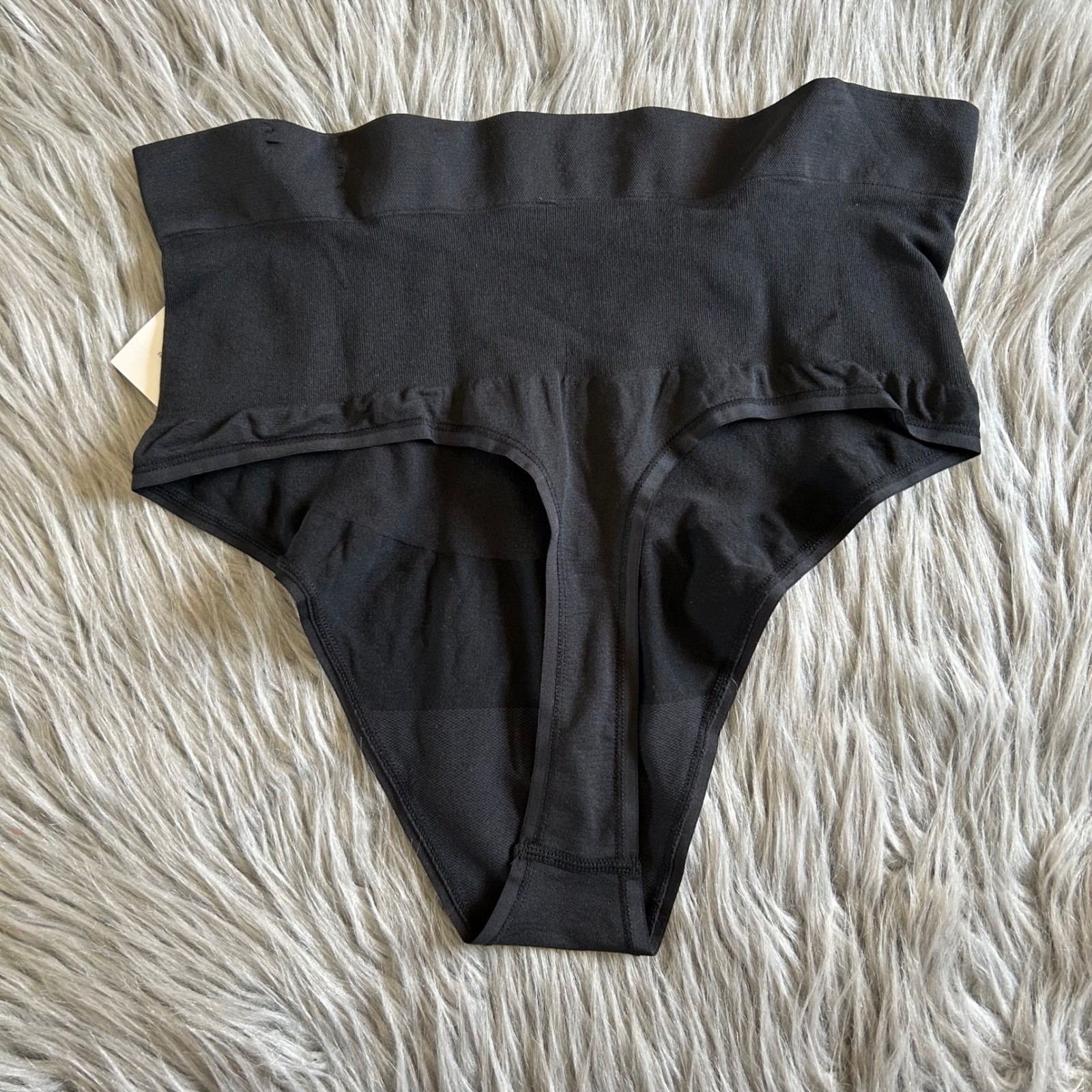 Joyspun Seamless Mid-Rise Thong Women’s Size XXL (20) Black Shapewear