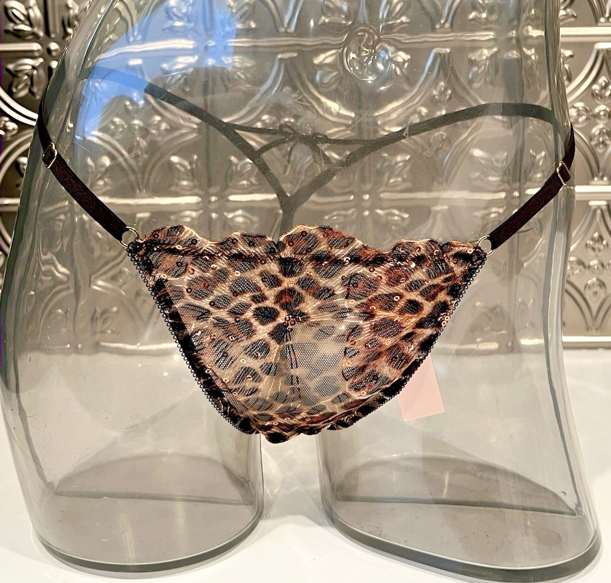 Victoria’s Secret Geo Leo Embroidery Sequin Shine V-String Panty Sz S NWT$29