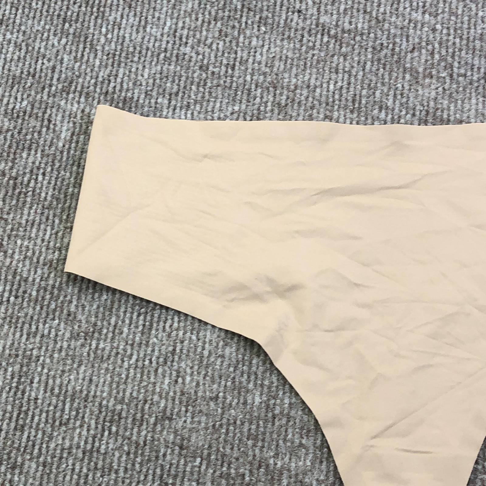 EBY Underwear Womens L Beige Seamless Thong Panties Microfiber Stretch Tagless