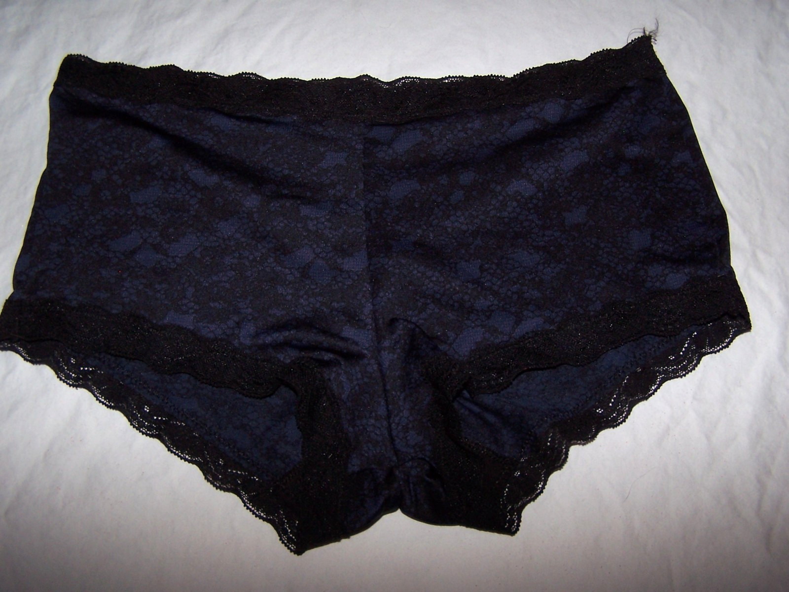 Maidenform Deep Blue & Black Stretchy Boy Shorts Panties, Lace Accents Size 6/M
