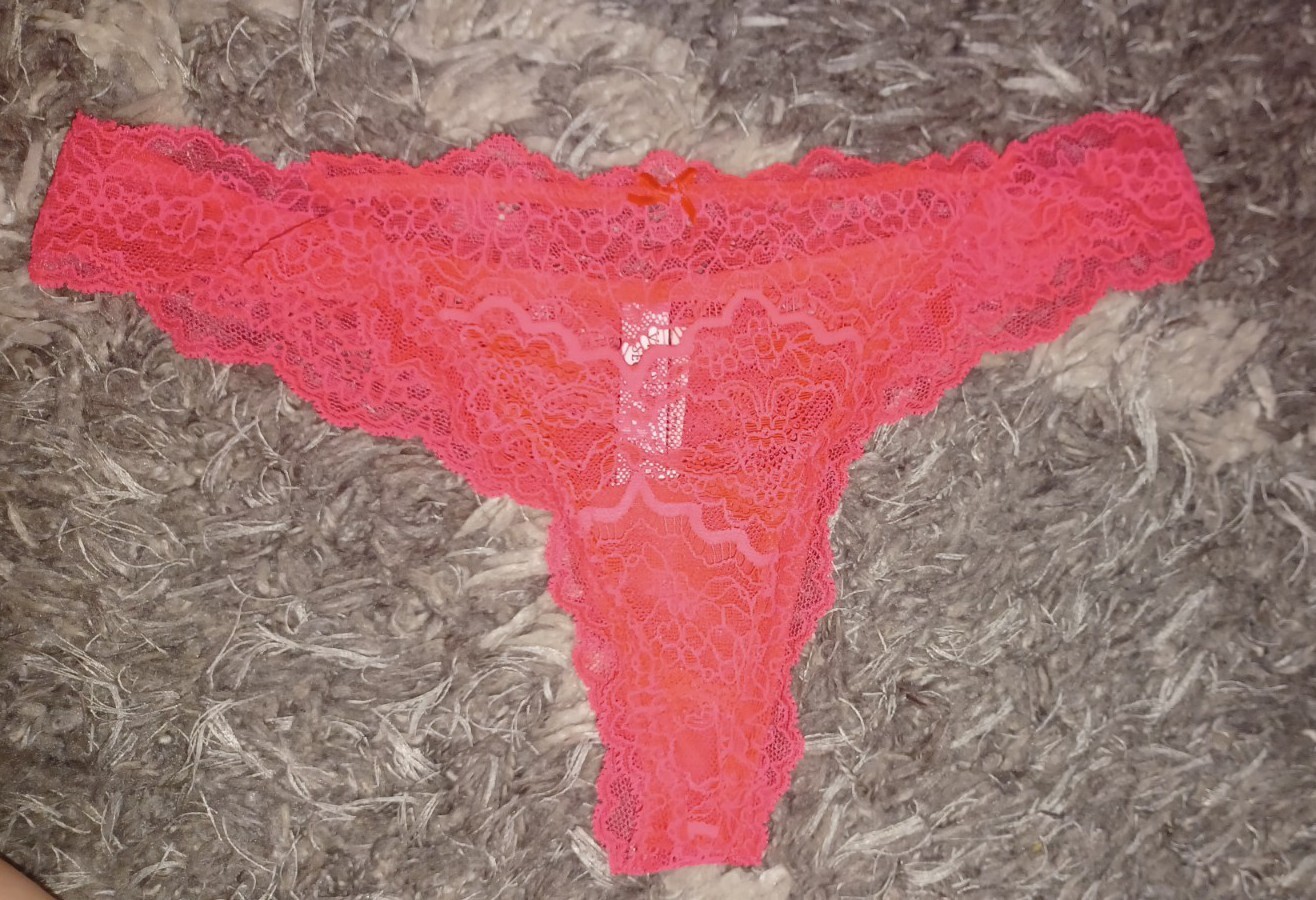 VS DREAM ANGELS lace thong Panty NEW Small Hot Coral