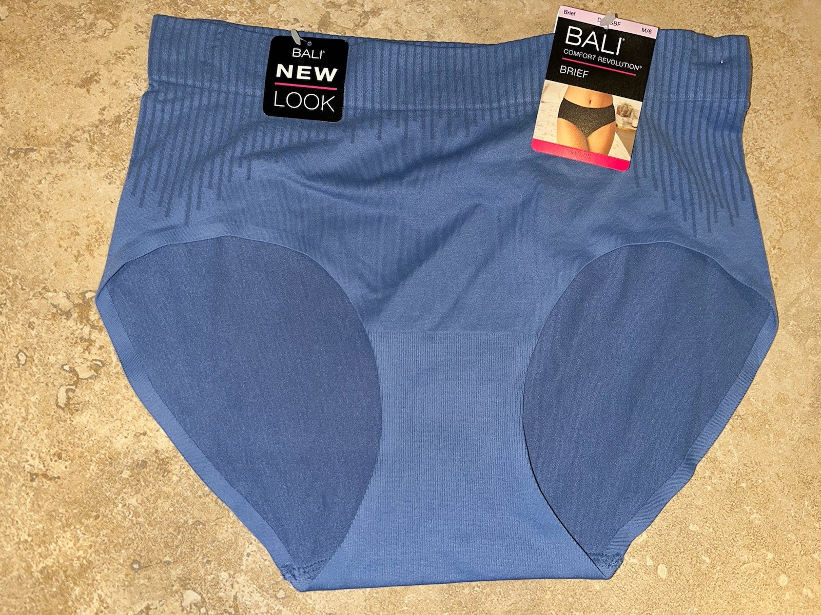 NWT Bali Comfort Revolution Modern Seamless Brief Panty Medium 6 DFMSBF