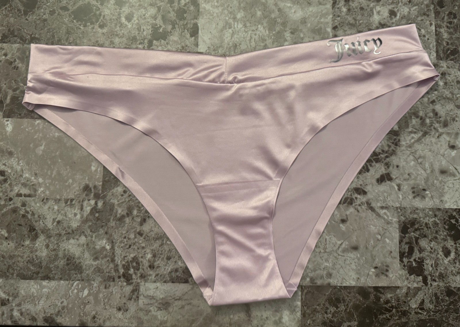 NWOT JUICY COUTURE XL LAVENDER SATIN SMOOTH SILVER LOGO NO SHOW CHEEKY PANTIES
